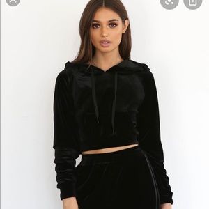 Tiger Mist black velvet sweater 🏷  *never worn*